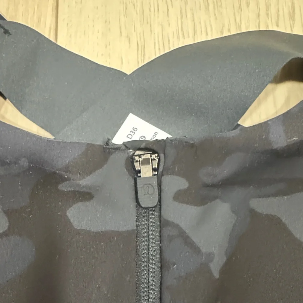 Black Camouflage Sports Bra LULULEMON 36D - Picture 2 of 6